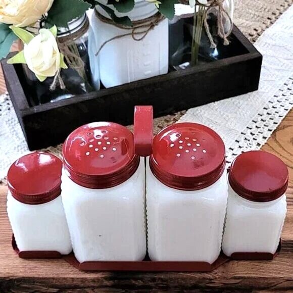 1930's Stovetop Shaker Set - Picture 4 of 9